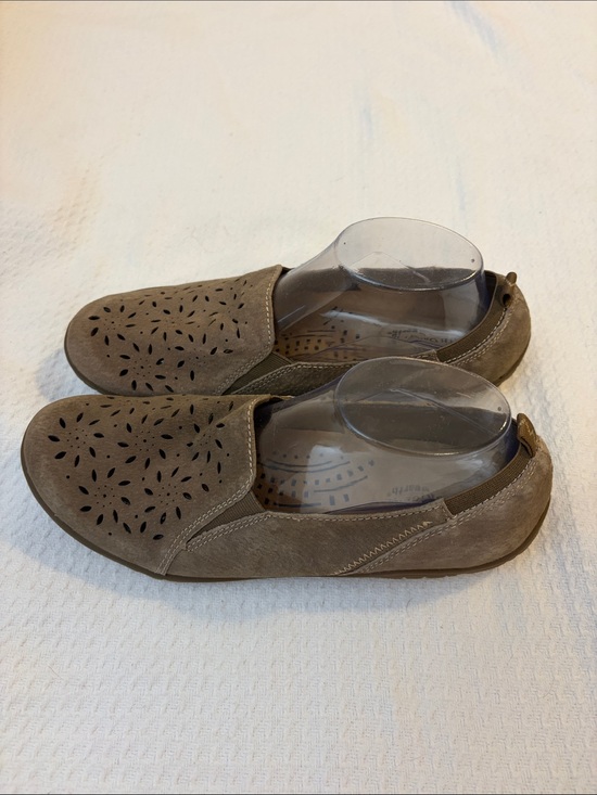 Earth Origins Shoes - Earth Origins Sugar Leather Laser Cut Out Slip-On Loafers in Tan/Taupe Size 10